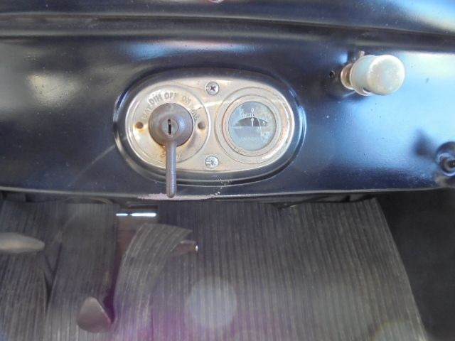 Szedán Ford Model T RUNABOUT: 9 kép.