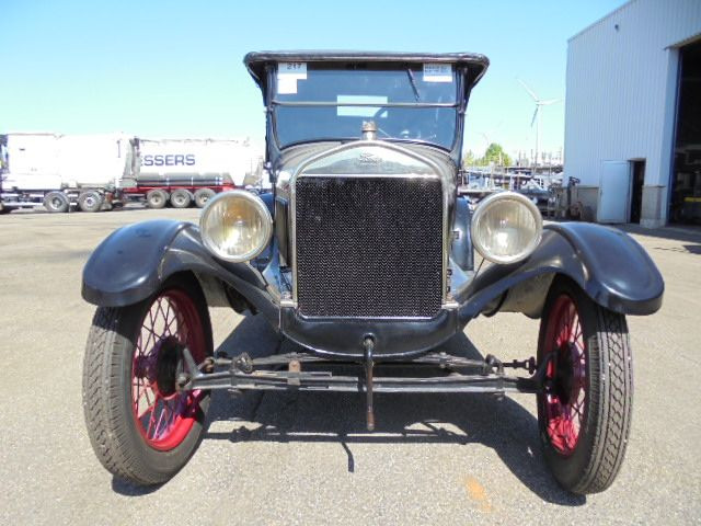 Ford Model T RUNABOUT - Autó: 2 kép. Ford Model T RUNABOUT - Autó: 2 kép.