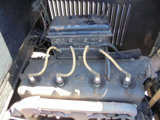 Szedán Ford Model T RUNABOUT: 10 kép.