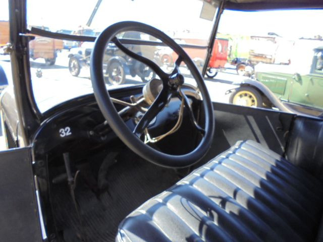 Szedán Ford Model T RUNABOUT: 7 kép.