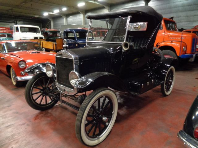 Ford T T RUNABOUT - Autó: 1 kép. Ford T T RUNABOUT - Autó: 1 kép.