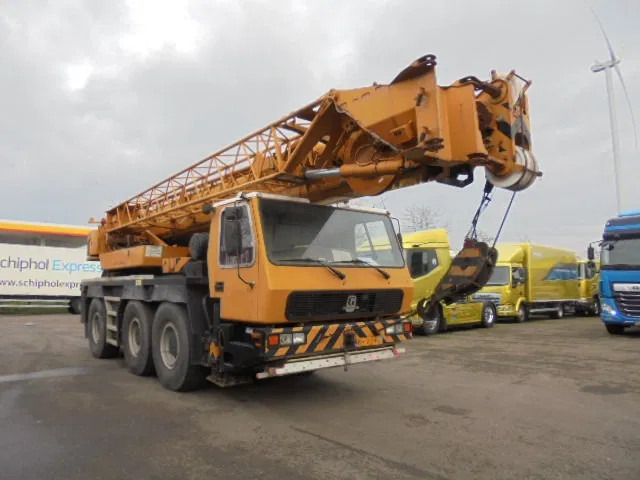Grove GMK 3050 6X6X6 - Terepjáró autódaru: 3 kép. Grove GMK 3050 6X6X6 - Terepjáró autódaru: 3 kép.