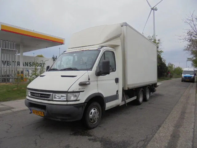 Iveco Daily 40 C14 HPI TREKKER OPLEGGER - Dobozos kisteherautó, Duplakabinos kisteherautó: 1 kép. Iveco Daily 40 C14 HPI TREKKER OPLEGGER - Dobozos kisteherautó, Duplakabinos kisteherautó: 1 kép.