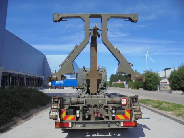 Iveco Eurotrakker 410 E37H - Horgos rakodó teherautó: 5 kép. Iveco Eurotrakker 410 E37H - Horgos rakodó teherautó: 5 kép.