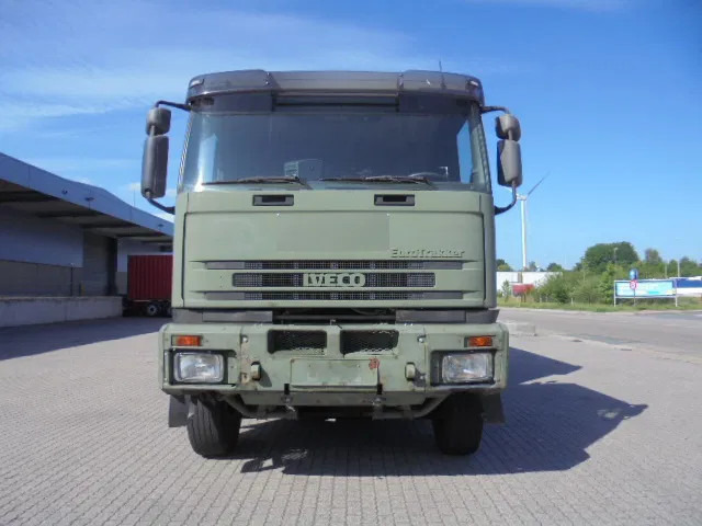 Iveco Eurotrakker 410 E37H - Horgos rakodó teherautó: 2 kép. Iveco Eurotrakker 410 E37H - Horgos rakodó teherautó: 2 kép.