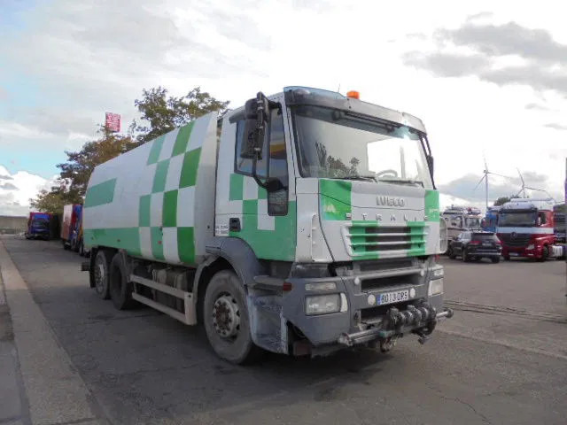 Iveco Stralis 270 - Tartályos teherautó: 3 kép. Iveco Stralis 270 - Tartályos teherautó: 3 kép.