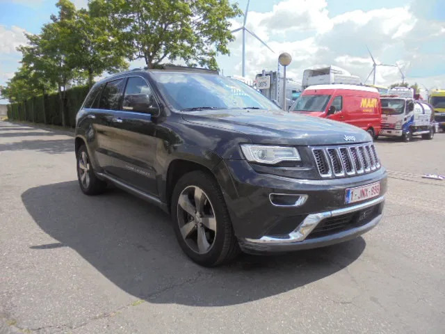 Jeep Grand Cherokee 4X4 SUMMIT EDITION 3.0 LTR V6 - Terepjáró/ SUV: 3 kép. Jeep Grand Cherokee 4X4 SUMMIT EDITION 3.0 LTR V6 - Terepjáró/ SUV: 3 kép.