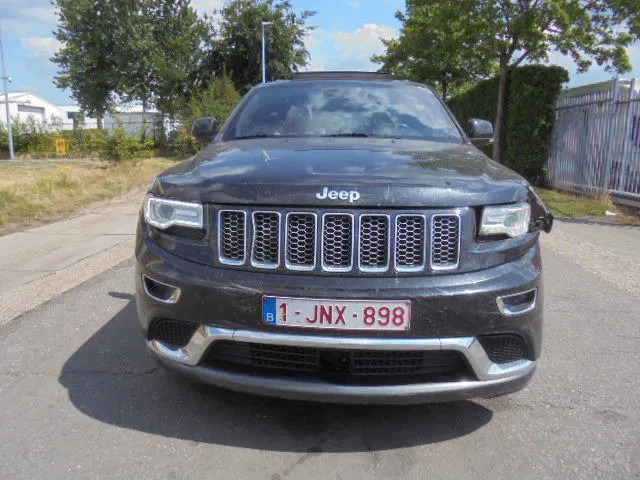 Jeep Grand Cherokee 4X4 SUMMIT EDITION 3.0 LTR V6 - Terepjáró/ SUV: 2 kép. Jeep Grand Cherokee 4X4 SUMMIT EDITION 3.0 LTR V6 - Terepjáró/ SUV: 2 kép.