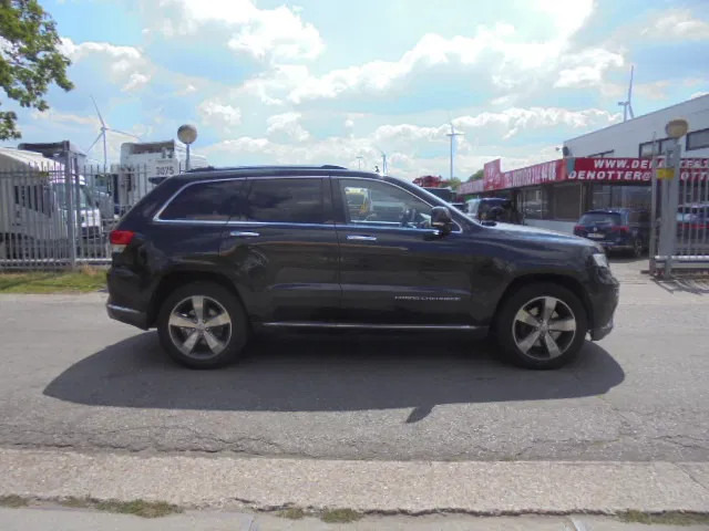 Jeep Grand Cherokee 4X4 SUMMIT EDITION 3.0 LTR V6 - Terepjáró/ SUV: 4 kép. Jeep Grand Cherokee 4X4 SUMMIT EDITION 3.0 LTR V6 - Terepjáró/ SUV: 4 kép.