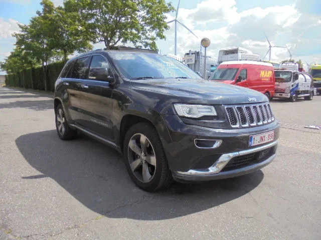 Jeep Grand Cherokee 4X4 SUMMIT EDITION 3.0 LTR V6 - Terepjáró/ SUV: 3 kép. Jeep Grand Cherokee 4X4 SUMMIT EDITION 3.0 LTR V6 - Terepjáró/ SUV: 3 kép.