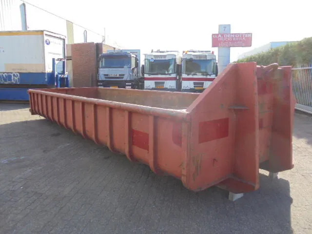 KTK 15M - Tengeri konténer: 2 kép. KTK 15M - Tengeri konténer: 2 kép.