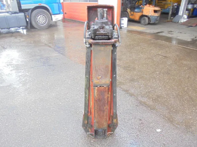 Kinshofer KM 920-12 - Rakodódaru: 3 kép. Kinshofer KM 920-12 - Rakodódaru: 3 kép.