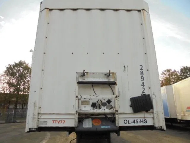 Krone SZ NL KENTEKEN - Félpótkocsi dobozos: 2 kép. Krone SZ NL KENTEKEN - Félpótkocsi dobozos: 2 kép.