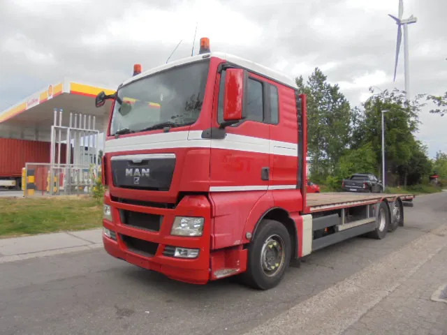 MAN TGX 26.440 6X2 GESTUURDE AS - Platós teherautó: 1 kép. MAN TGX 26.440 6X2 GESTUURDE AS - Platós teherautó: 1 kép.