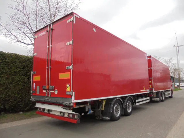 MAN TGX 26.500 XXL + RETARDER + FRC 2026 - Hűtős teherautó: 4 kép. MAN TGX 26.500 XXL + RETARDER + FRC 2026 - Hűtős teherautó: 4 kép.