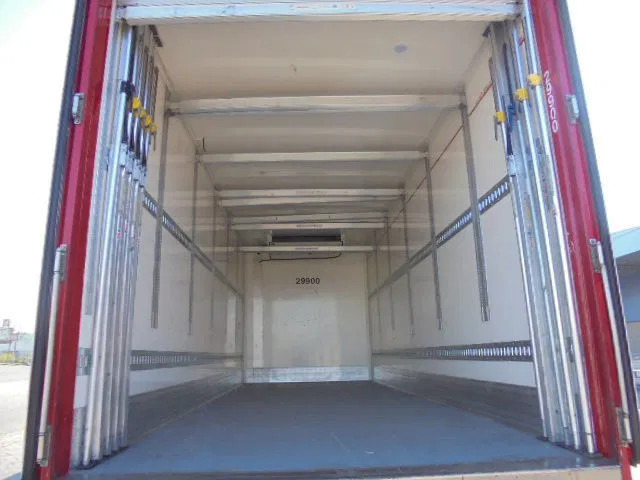 MAN TGX 26.500 XXL + RETARDER + FRC 2026 - Hűtős teherautó: 5 kép. MAN TGX 26.500 XXL + RETARDER + FRC 2026 - Hűtős teherautó: 5 kép.