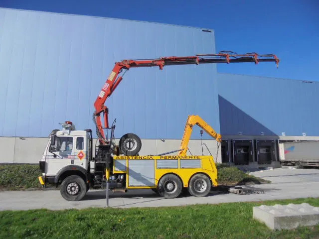 Mercedes-Benz 2435 S/6X2/4 + ROBSON DRIVE - Vontató: 1 kép. Mercedes-Benz 2435 S/6X2/4 + ROBSON DRIVE - Vontató: 1 kép.