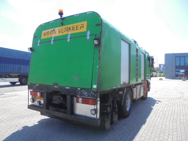 Mercedes-Benz Actros 1831 1831 Bitumensprayer - Tartályos teherautó: 5 kép. Mercedes-Benz Actros 1831 1831 Bitumensprayer - Tartályos teherautó: 5 kép.