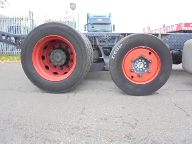 Mercedes-Benz Actros 2340 6X2 EUR 6 - Autószállító teherautó: 4 kép. Mercedes-Benz Actros 2340 6X2 EUR 6 - Autószállító teherautó: 4 kép.