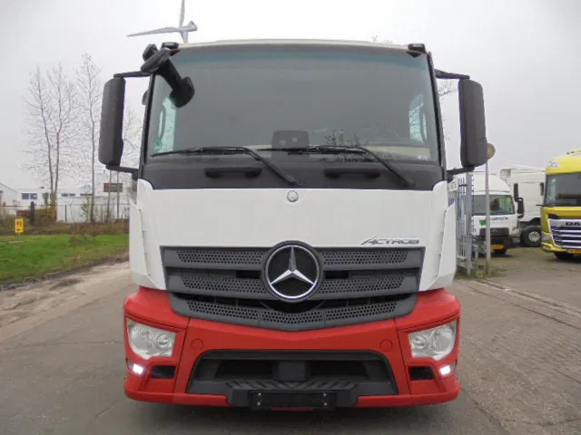 Mercedes-Benz Actros 2340 LL - Autószállító teherautó: 2 kép. Mercedes-Benz Actros 2340 LL - Autószállító teherautó: 2 kép.