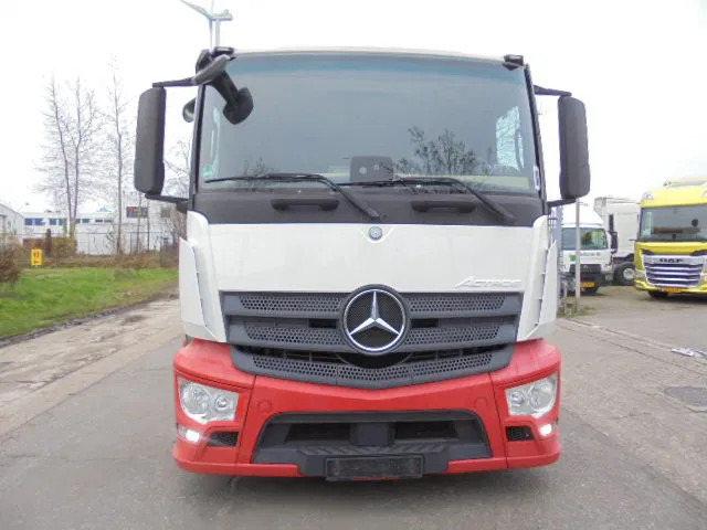 Mercedes-Benz Actros 2340 LL - Autószállító teherautó: 3 kép. Mercedes-Benz Actros 2340 LL - Autószállító teherautó: 3 kép.