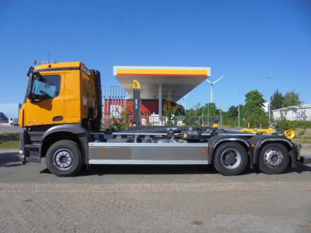 Mercedes-Benz Arocs 2848 NEW - Horgos rakodó teherautó: 4 kép. Mercedes-Benz Arocs 2848 NEW - Horgos rakodó teherautó: 4 kép.