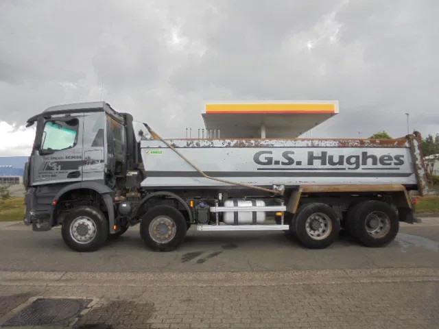 Mercedes-Benz Arocs 3340 8X4 - Billenőplatós teherautó: 5 kép. Mercedes-Benz Arocs 3340 8X4 - Billenőplatós teherautó: 5 kép.