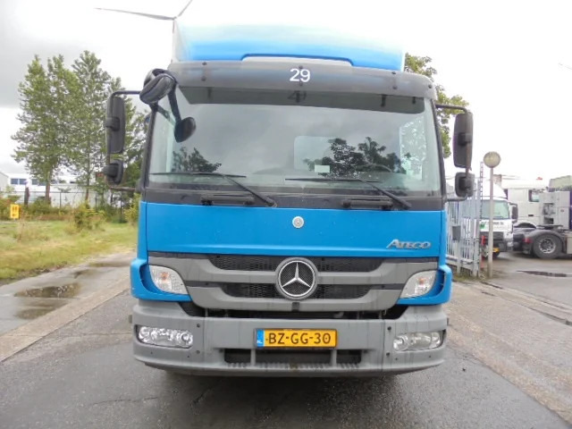 Mercedes-Benz Atego 1218 - Dobozos felépítményű teherautó: 5 kép. Mercedes-Benz Atego 1218 - Dobozos felépítményű teherautó: 5 kép.