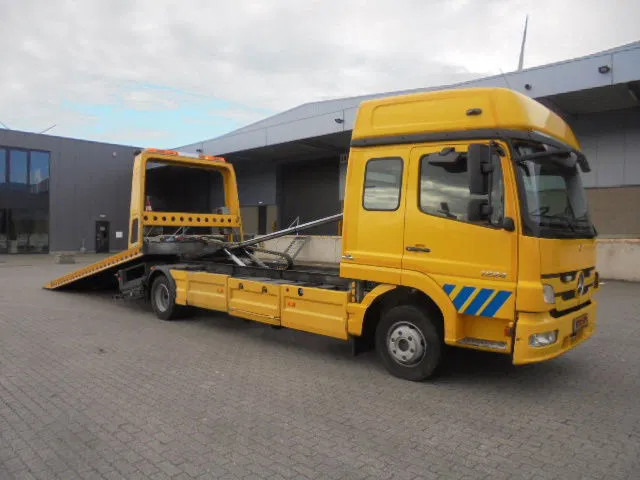 Mercedes-Benz Atego 1224 NL TRUCK - Vontató: 3 kép. Mercedes-Benz Atego 1224 NL TRUCK - Vontató: 3 kép.