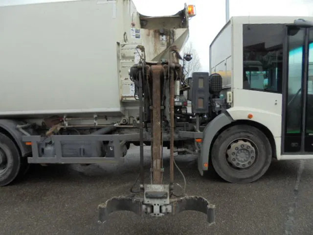 Mercedes-Benz Econic 2629 LLTNLA 6X2/4 - Szemetesautó: 3 kép. Mercedes-Benz Econic 2629 LLTNLA 6X2/4 - Szemetesautó: 3 kép.
