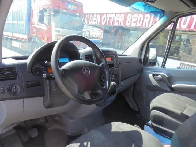 Mercedes-Benz Sprinter 313 FRIGO NL TRUCK - Hűtős kisteherautó: 5 kép. Mercedes-Benz Sprinter 313 FRIGO NL TRUCK - Hűtős kisteherautó: 5 kép.