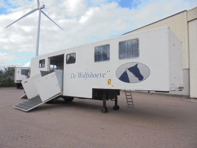 Netam ONCZ 16/108 002 NL KENTEKEN - Félpótkocsi állatszállító: 3 kép. Netam ONCZ 16/108 002 NL KENTEKEN - Félpótkocsi állatszállító: 3 kép.