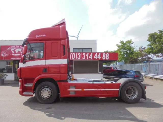 DAF CF 400 FT - Nyergesvontató: 4 kép. DAF CF 400 FT - Nyergesvontató: 4 kép.