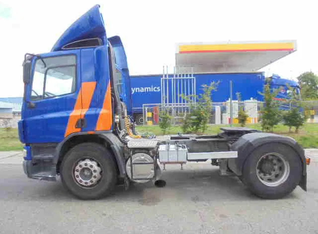 DAF CF 75.270 CF 75 HANDGESCHAKELD NL TRUCK TUV APK 09-05-2026 - Nyergesvontató: 2 kép. DAF CF 75.270 CF 75 HANDGESCHAKELD NL TRUCK TUV APK 09-05-2026 - Nyergesvontató: 2 kép.