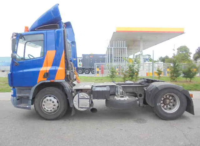 DAF CF 75.270 CF 75 HANDGESCHAKELD NL TRUCK TUV -APK 12--5-2026 - Nyergesvontató: 2 kép. DAF CF 75.270 CF 75 HANDGESCHAKELD NL TRUCK TUV -APK 12--5-2026 - Nyergesvontató: 2 kép.