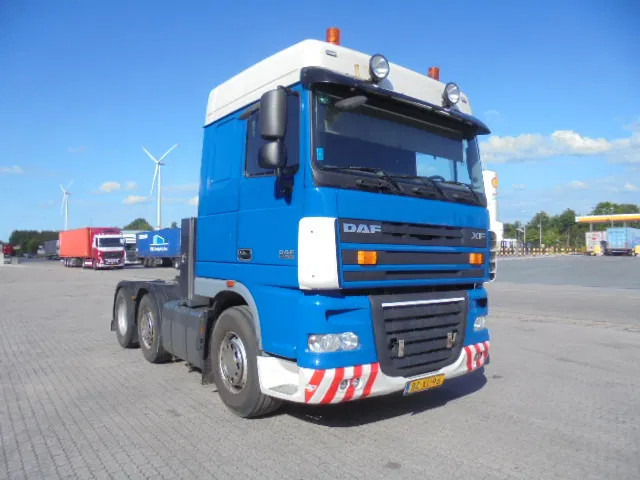 DAF XF 105 460 6X2 NL TRUCK - Nyergesvontató: 3 kép. DAF XF 105 460 6X2 NL TRUCK - Nyergesvontató: 3 kép.