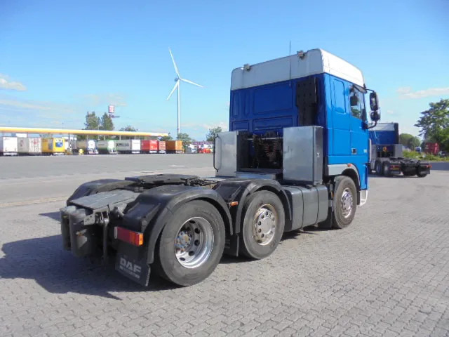 DAF XF 105 460 6X2 NL TRUCK - Nyergesvontató: 4 kép. DAF XF 105 460 6X2 NL TRUCK - Nyergesvontató: 4 kép.