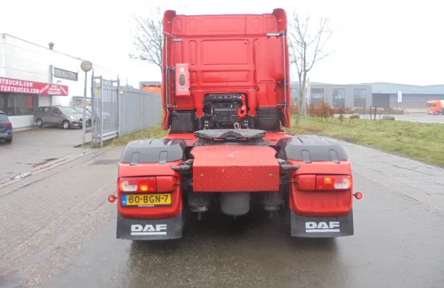 Nyergesvontató DAF XF 440 ADR TUV 02-26: 6 kép. Nyergesvontató DAF XF 440 ADR TUV 02-26: 6 kép.