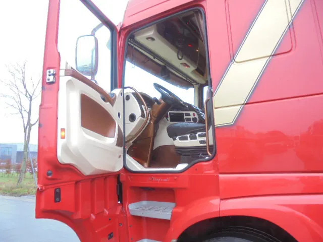 Nyergesvontató DAF XF 440 ADR TUV 02-26: 9 kép. Nyergesvontató DAF XF 440 ADR TUV 02-26: 9 kép.