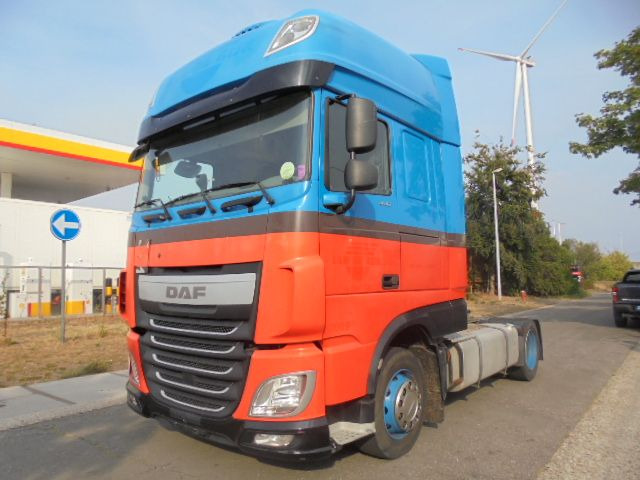 DAF XF 440 MEGA - Nyergesvontató: 1 kép. DAF XF 440 MEGA - Nyergesvontató: 1 kép.