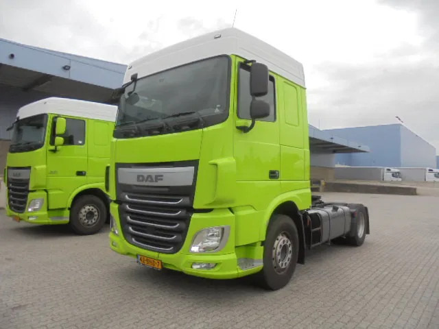 DAF XF 440 RTI COMPRESSOR NL TRUCK APK 05-26 - Nyergesvontató: 1 kép. DAF XF 440 RTI COMPRESSOR NL TRUCK APK 05-26 - Nyergesvontató: 1 kép.