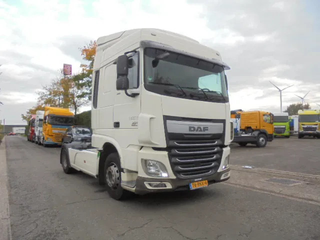 DAF XF 460 NL TRUCK RETARDER - Nyergesvontató: 3 kép. DAF XF 460 NL TRUCK RETARDER - Nyergesvontató: 3 kép.