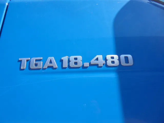 MAN TGA 18.480 XXL ZF INTARDER - Nyergesvontató: 5 kép. MAN TGA 18.480 XXL ZF INTARDER - Nyergesvontató: 5 kép.
