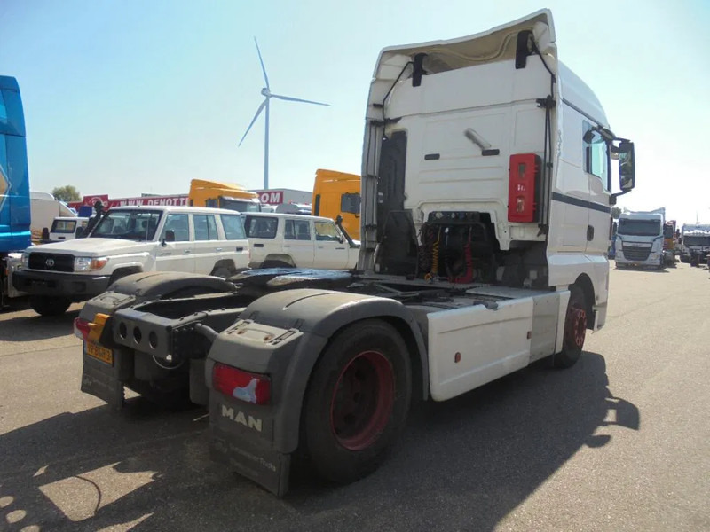 MAN TGX 18.400 - Nyergesvontató: 5 kép. MAN TGX 18.400 - Nyergesvontató: 5 kép.