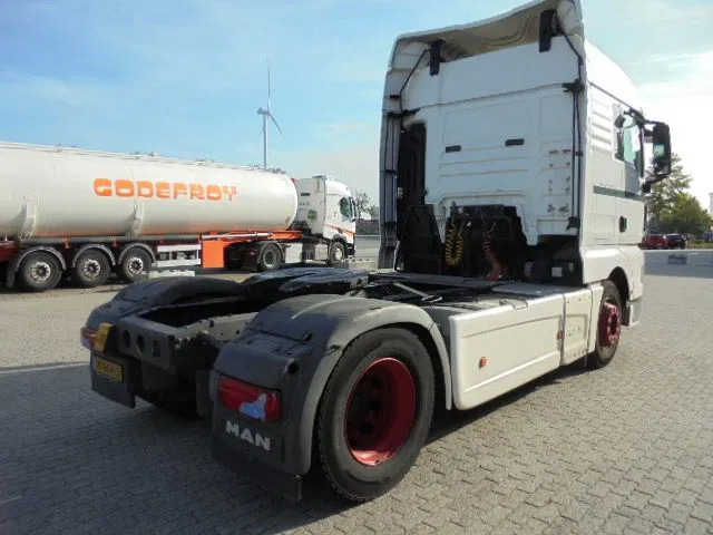 MAN TGX 18.400 - Nyergesvontató: 5 kép. MAN TGX 18.400 - Nyergesvontató: 5 kép.