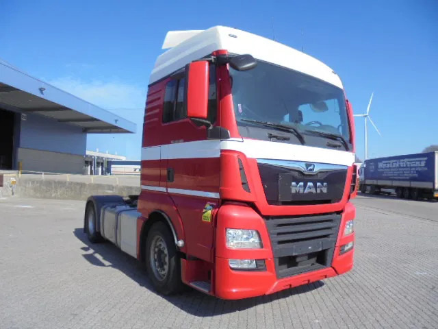 MAN TGX 18.500 500 XXL + RETARDER - Nyergesvontató: 3 kép. MAN TGX 18.500 500 XXL + RETARDER - Nyergesvontató: 3 kép.
