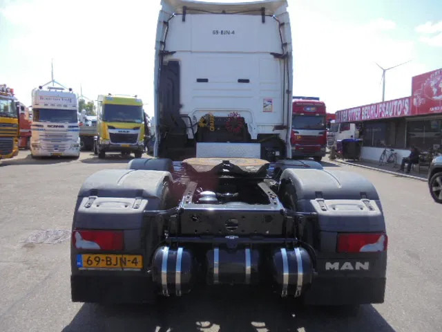 MAN TGX 26.420 XXL 6X2 NL TRUCK - Nyergesvontató: 5 kép. MAN TGX 26.420 XXL 6X2 NL TRUCK - Nyergesvontató: 5 kép.