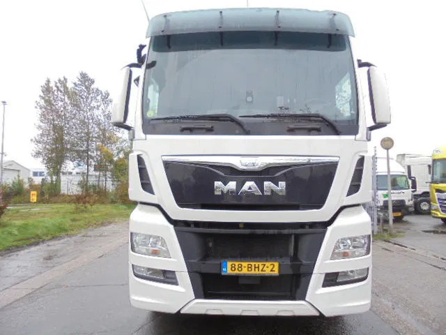MAN TGX 26.480 XXL 6X2 - Nyergesvontató: 2 kép. MAN TGX 26.480 XXL 6X2 - Nyergesvontató: 2 kép.