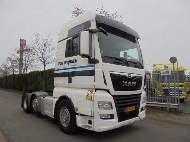 MAN TGX 26.500 XXL 6X2 NIEUW TYPE TACHOGRAAF - Nyergesvontató: 3 kép. MAN TGX 26.500 XXL 6X2 NIEUW TYPE TACHOGRAAF - Nyergesvontató: 3 kép.