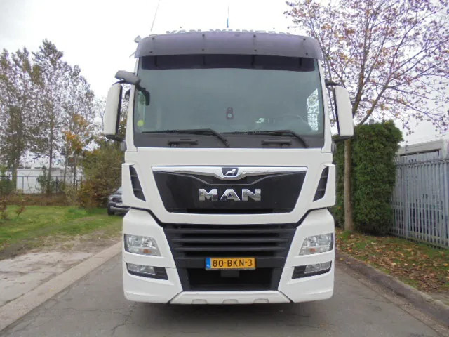 MAN TGX 26.500 XXL 6X2 NIEUW TYPE TACHOGRAAF - Nyergesvontató: 2 kép. MAN TGX 26.500 XXL 6X2 NIEUW TYPE TACHOGRAAF - Nyergesvontató: 2 kép.